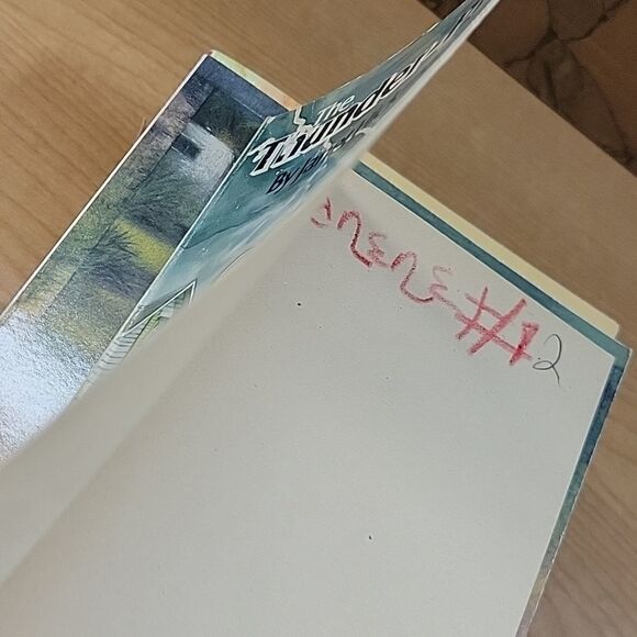 8 paperback books about dogs. - Picture 13 of 13